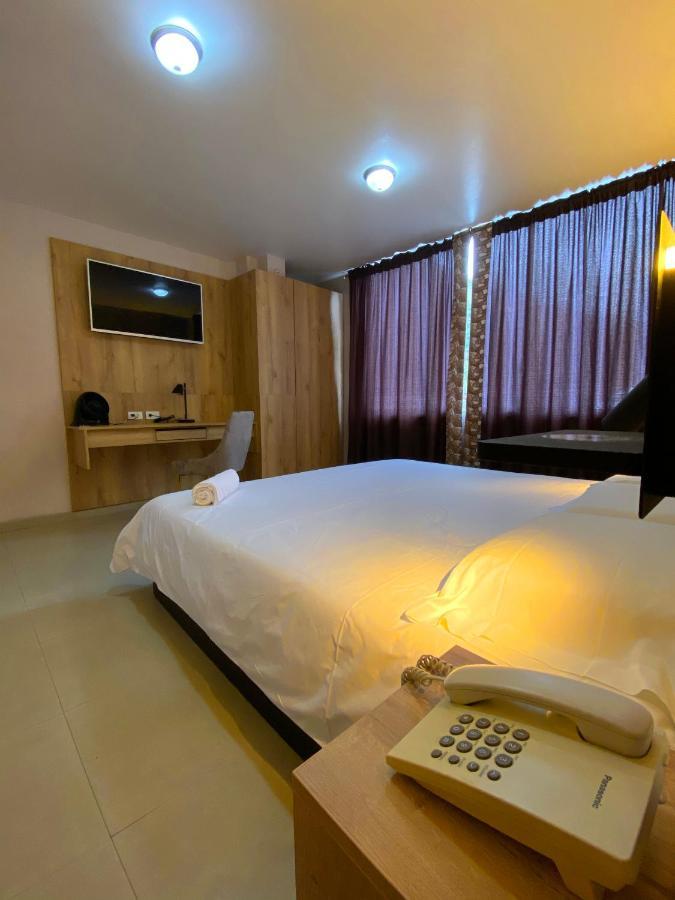 Hotel Wampushkar Zamora Eksteriør billede